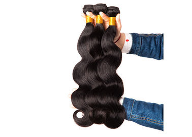 China Pacotes do cabelo humano do Virgin da onda do corpo da fábrica de Qingdao, trama brasileira pura do cabelo humano fornecedor